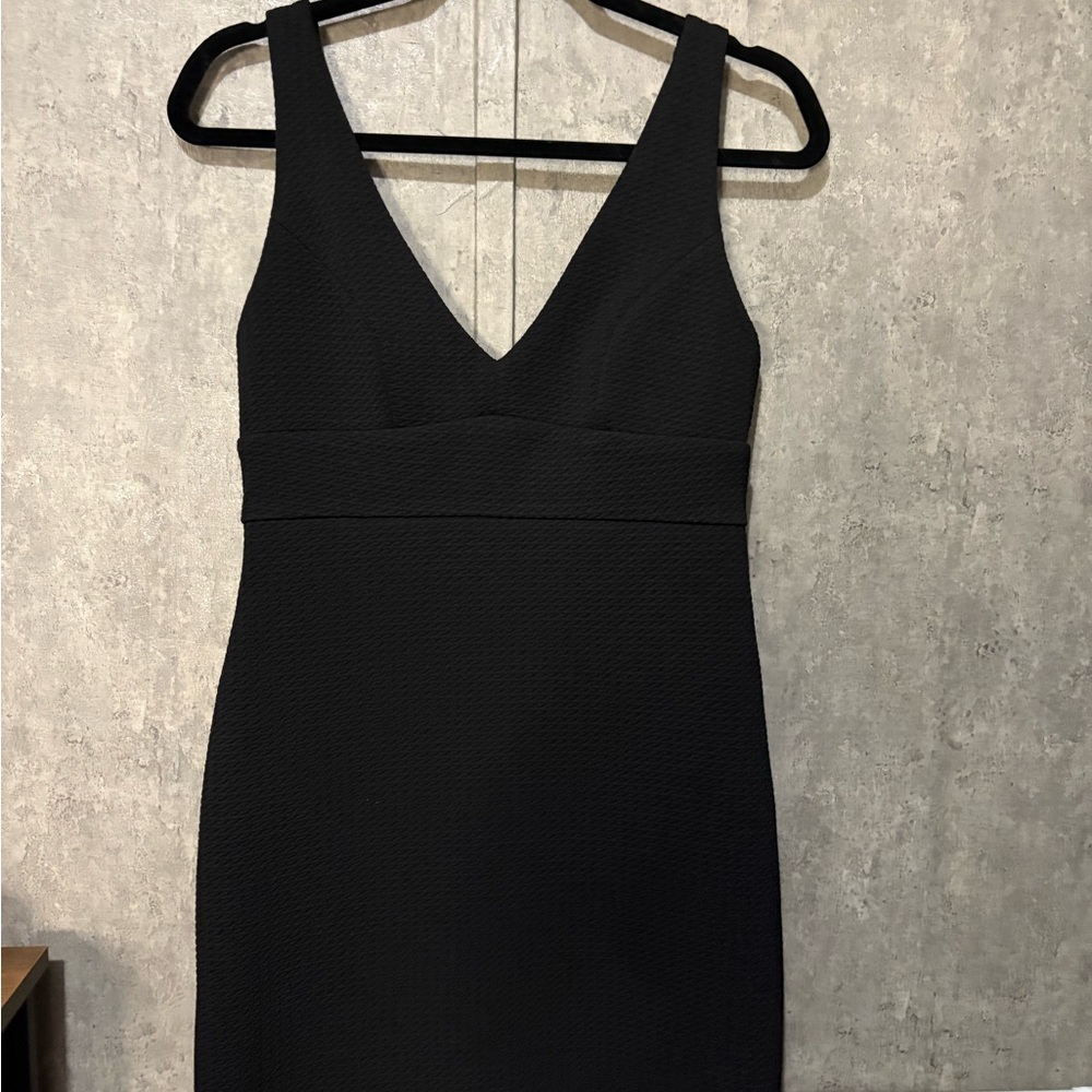 Elegant Black Sleeveless Backless Dress